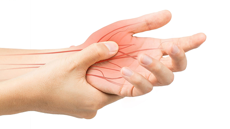 12 bệnh lý có dấu hiệu tê bì tay chân: đừng chủ quan!