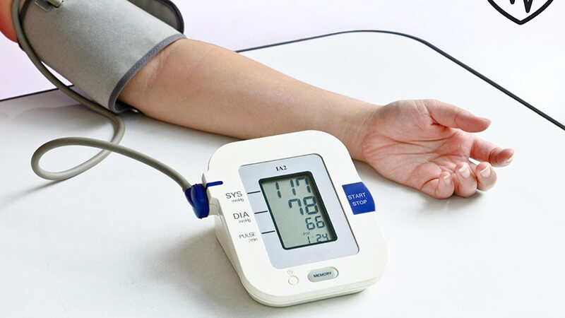 5 dấu hiệu buổi sáng cảnh báo nguy cơ huyết áp cao